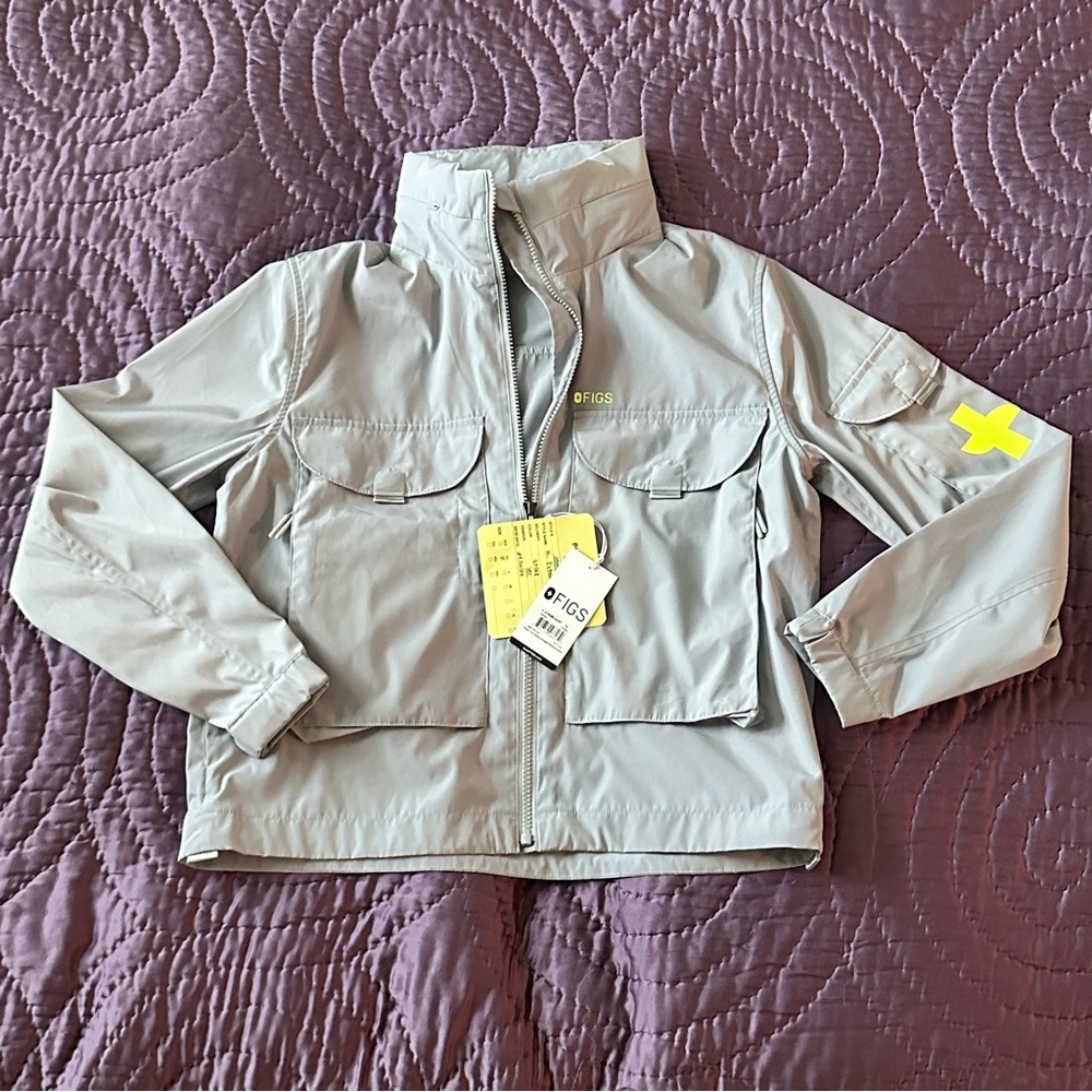 FIGS NWT On-Shift Extremes Jacket